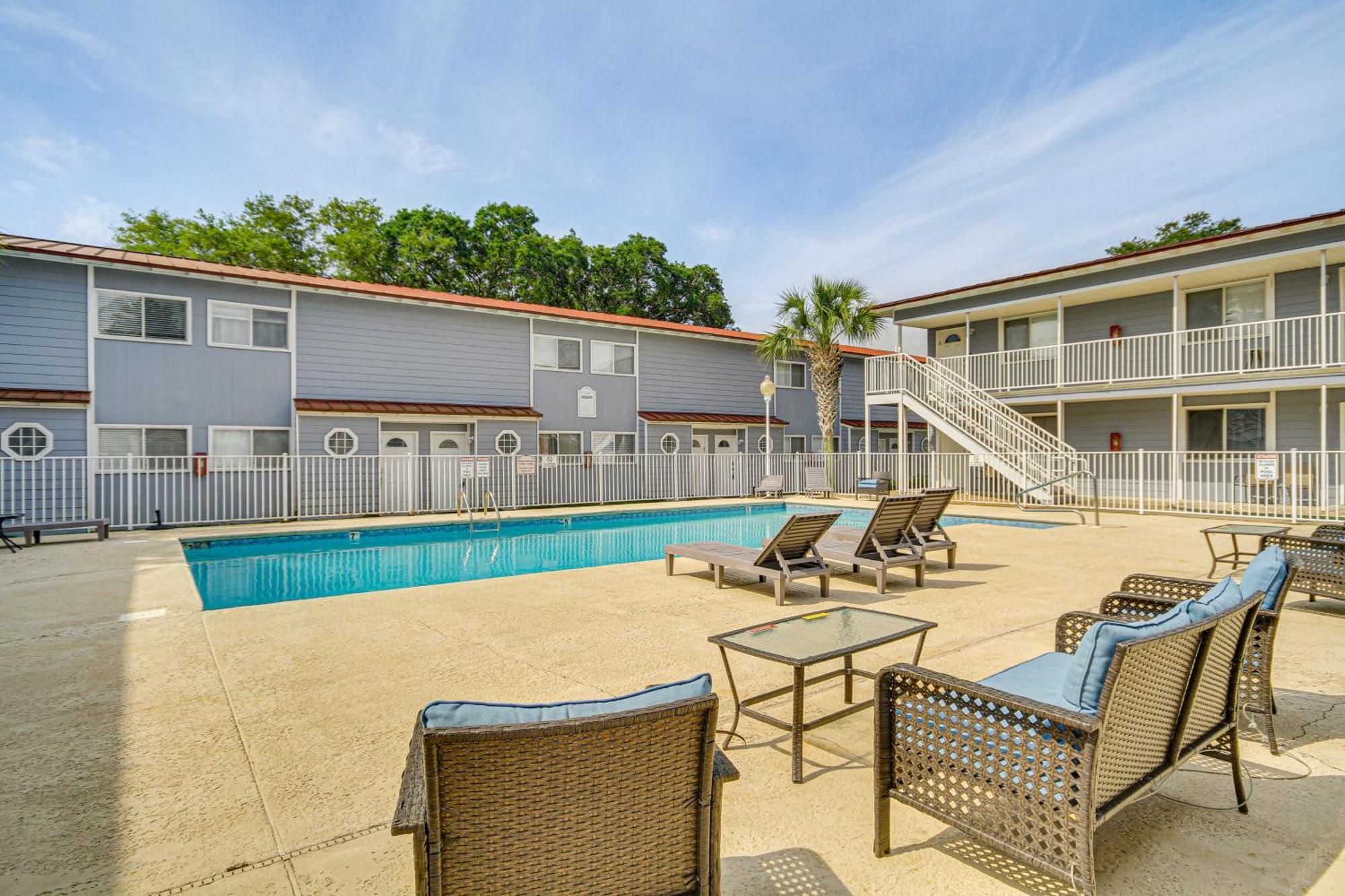 Airy Biloxi Condo With Patio Walk To Beach! Buitenkant foto