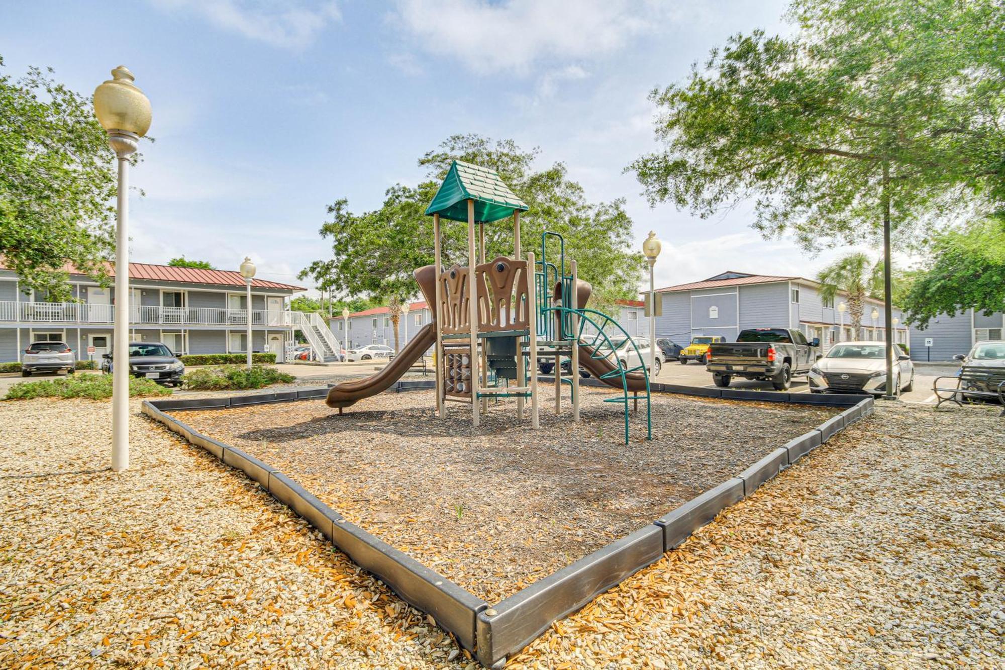 Airy Biloxi Condo With Patio Walk To Beach! Buitenkant foto
